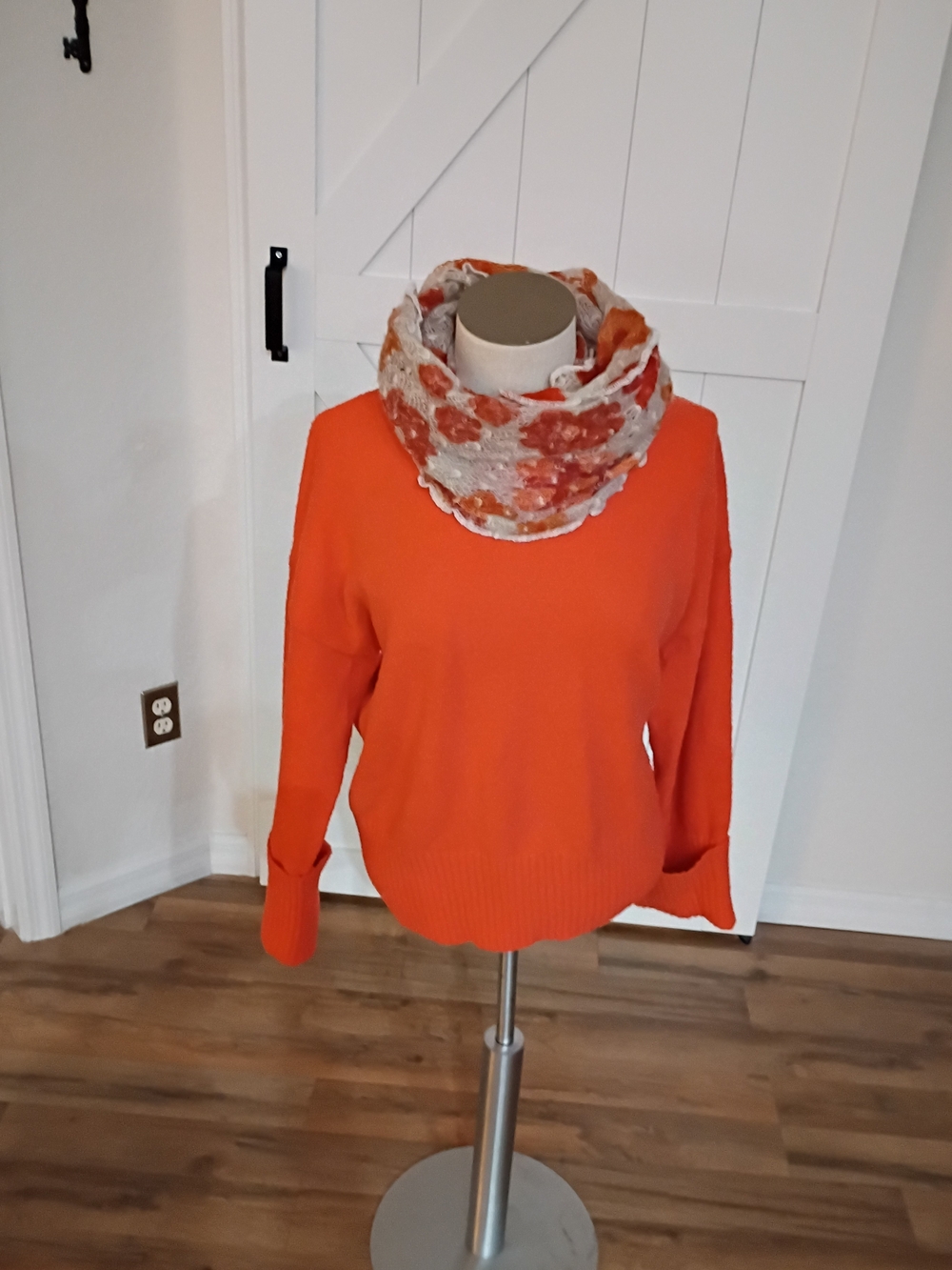 Amazon Essentials Orange Oversized Crewneck Sweater. (NEW/W-Out TAGS)
